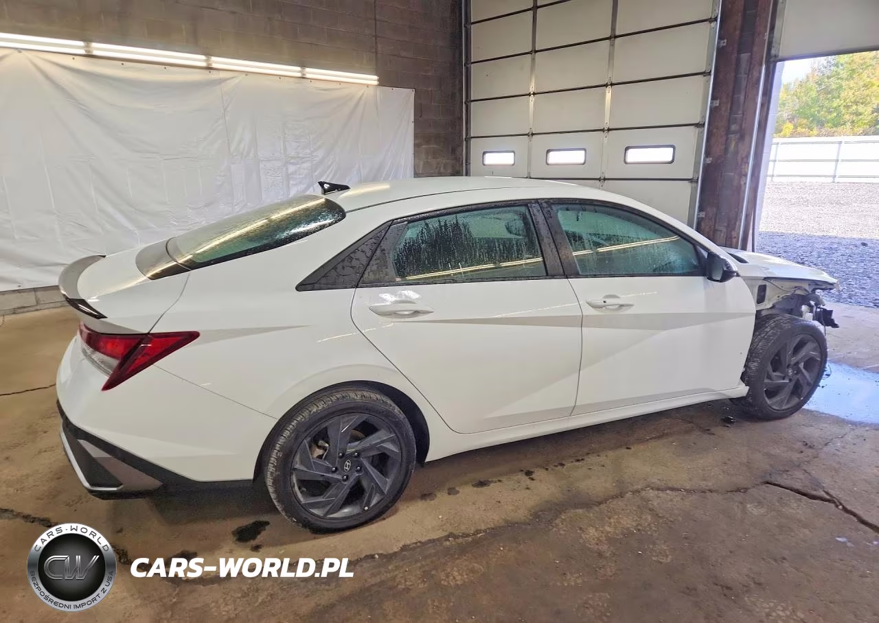 2026 Hyundai Elantra Sel Sport VIN:KMHLM4DG7TU121827 - 3