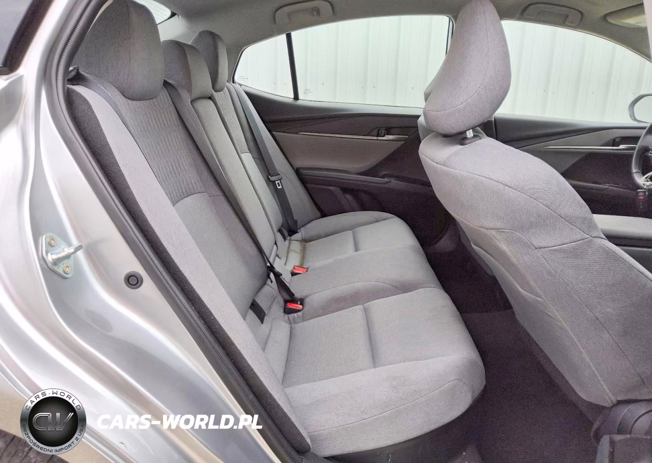 2026 Toyota Camry Le VIN:4T1DAACK0TU662039 - 10