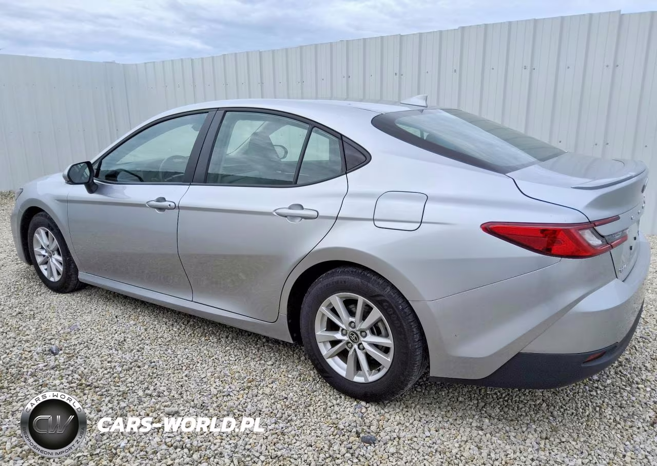 2026 Toyota Camry Le VIN:4T1DAACK0TU662039 - 2