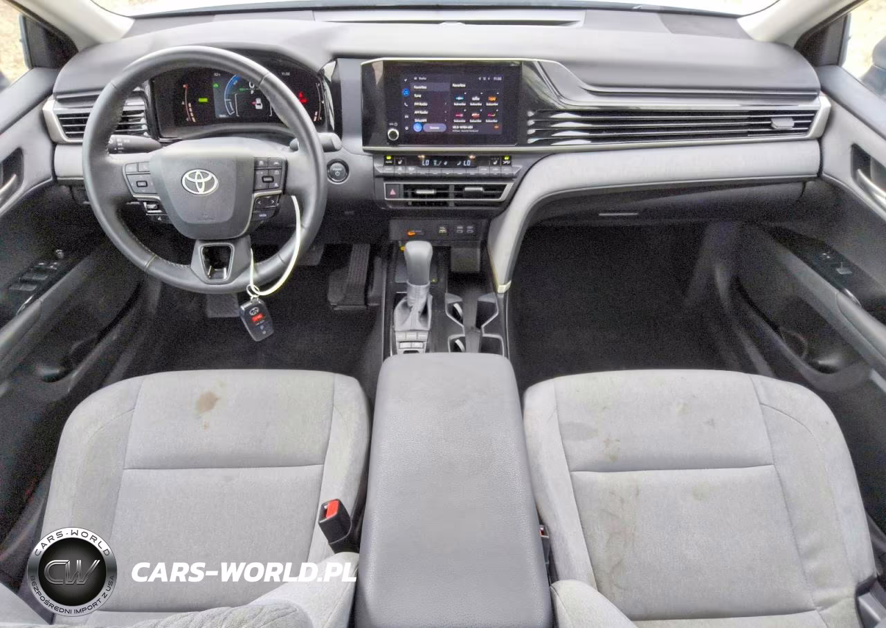 2026 Toyota Camry Le VIN:4T1DAACK0TU662039 - 8