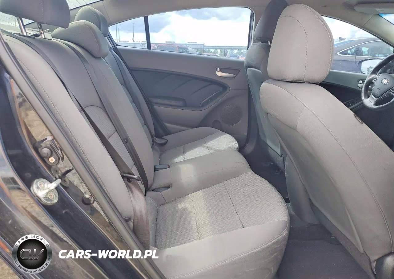 2018 Kia Forte Lx VIN:3KPFK4A76JE240573 - 10