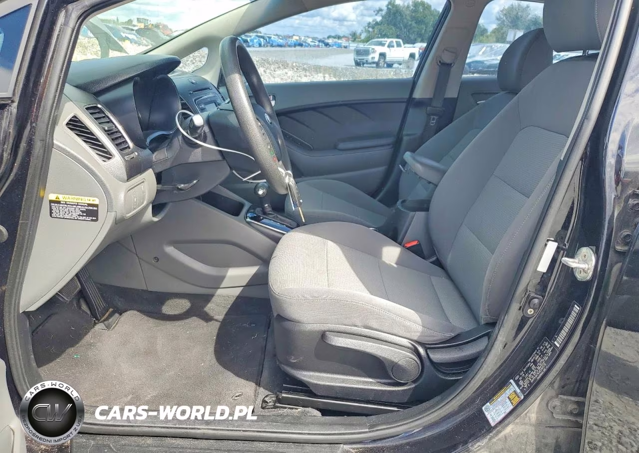 2018 Kia Forte Lx VIN:3KPFK4A76JE240573 - 7
