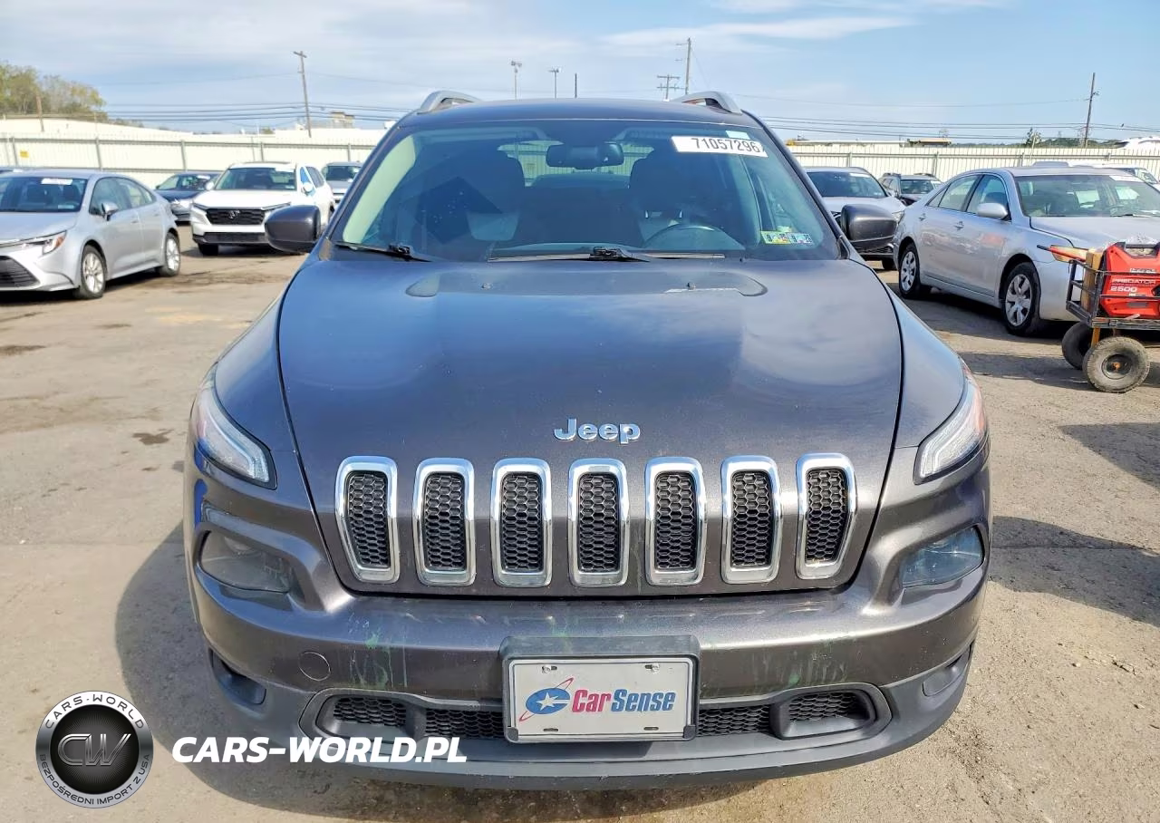 2014 Jeep Cherokee Latitude VIN:1C4PJMCS2EW244429 - 5