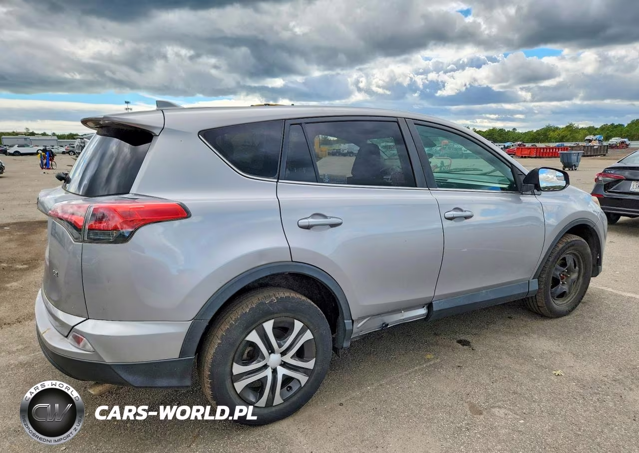 2018 Toyota Rav4 Le VIN:2T3ZFREV5JW461562 - 3