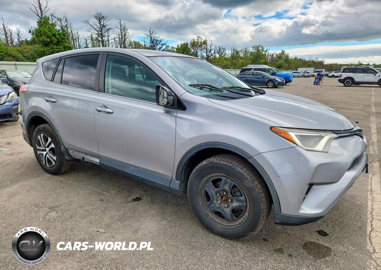 2018 Toyota Rav4 Le VIN:2T3ZFREV5JW461562 - 4