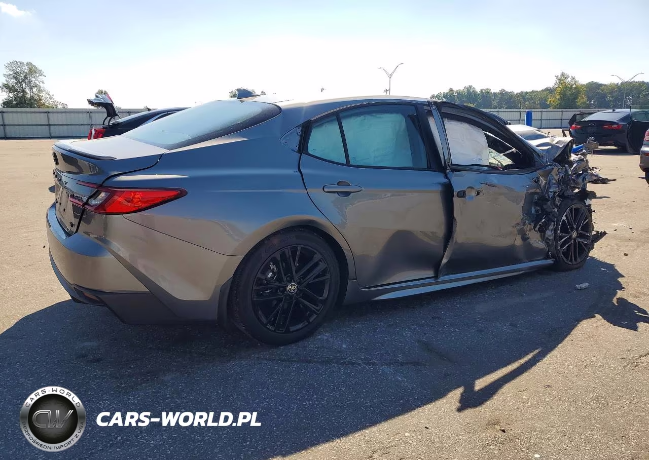 2026 Toyota Camry Se VIN:4T1DAACKXTU691306 - 3