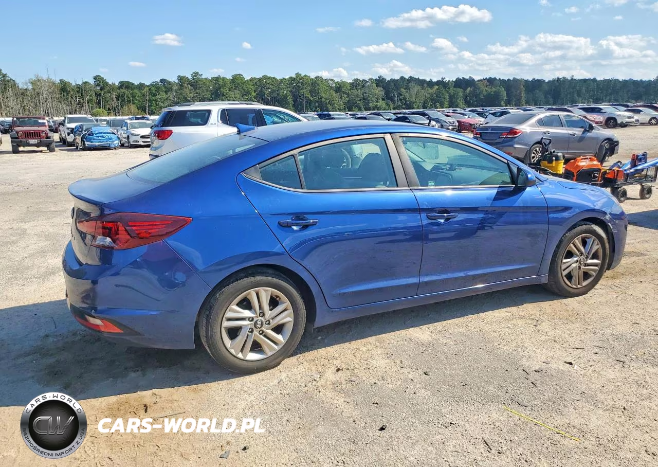 2019 Hyundai Elantra Sel VIN:5NPD84LF3KH462687 - 3