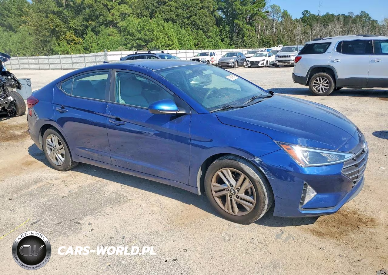 2019 Hyundai Elantra Sel VIN:5NPD84LF3KH462687 - 4