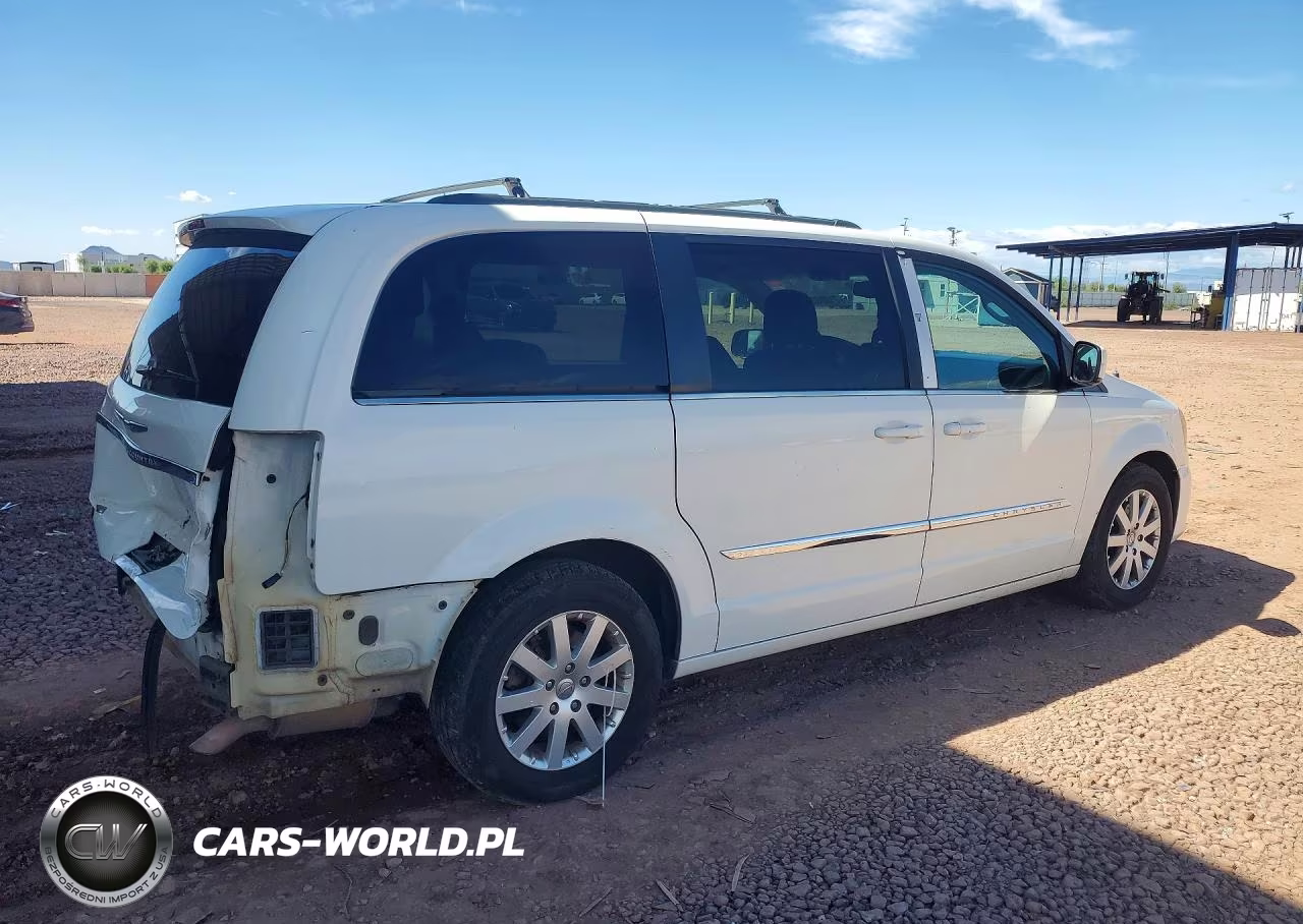 2013 Chrysler Town & Country Touring VIN:2C4RC1BG4DR696565 - 3