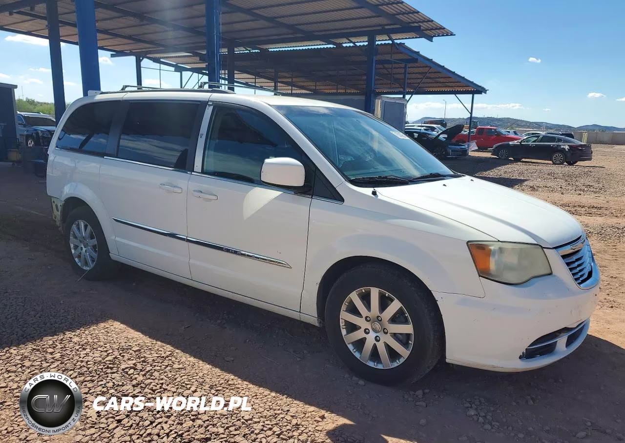 2013 Chrysler Town & Country Touring VIN:2C4RC1BG4DR696565 - 4