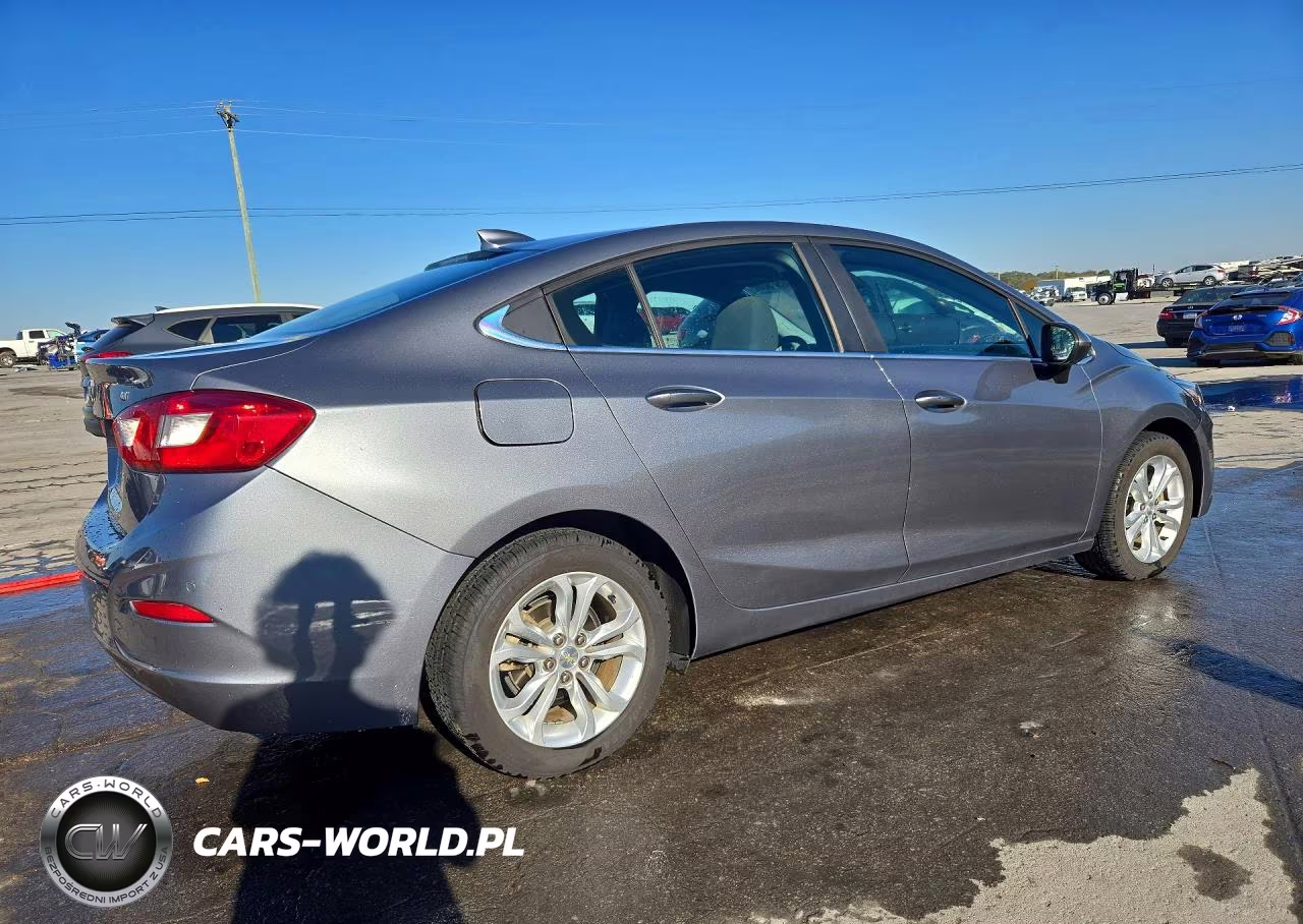2019 Chevrolet Cruze Lt VIN:1G1BE5SM2K7128718 - 3