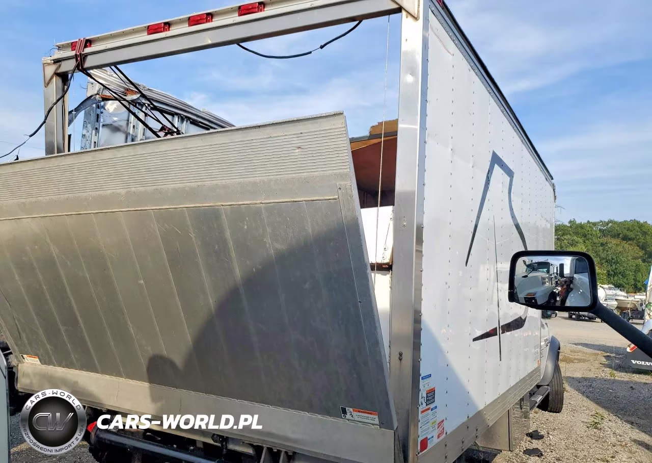 2018 Ram 5500 Box Truck VIN:3C7WRNFL8JG329950 - 3