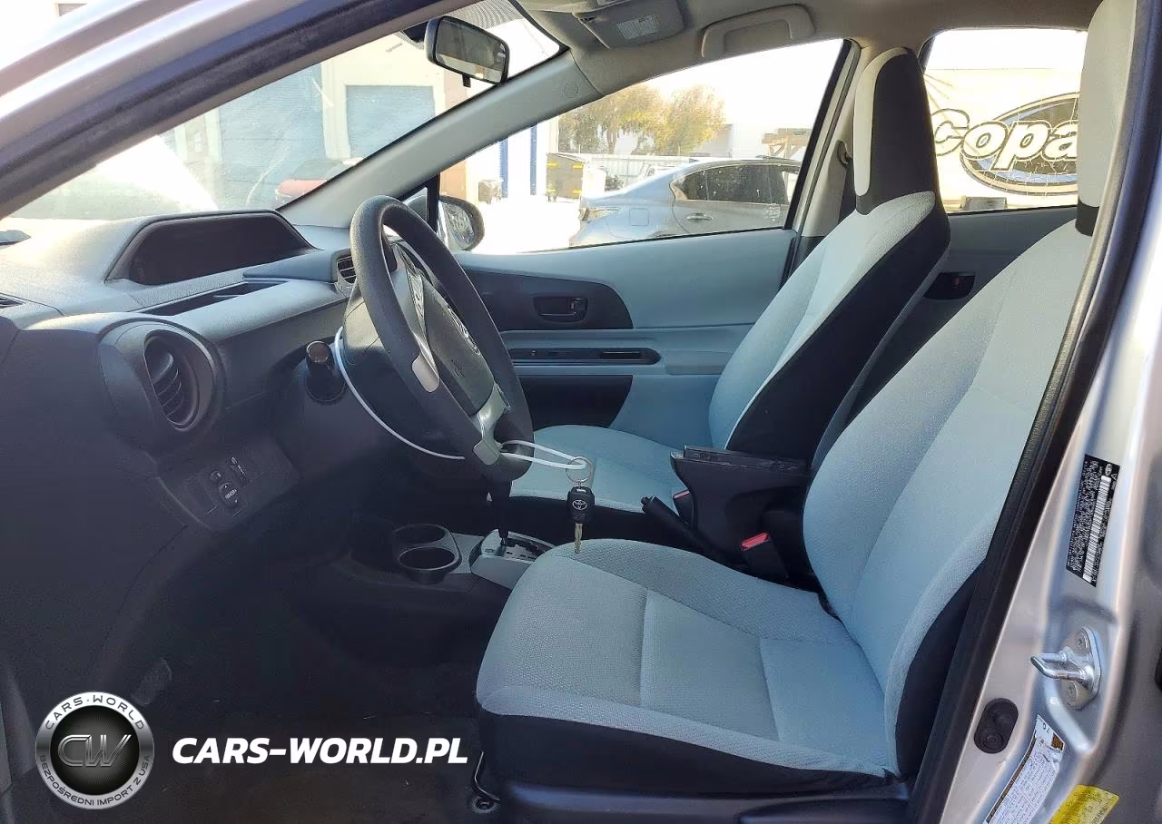 2014 Toyota Prius C One VIN:JTDKDTB32E1559461 - 7