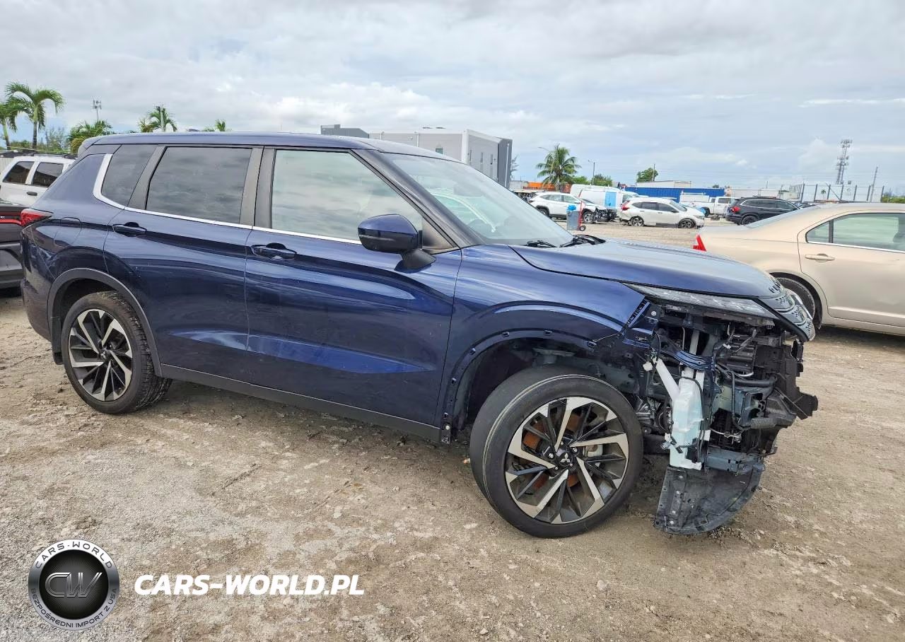 2023 Mitsubishi Outlander Se VIN:JA4J3UA82PZ058943 - 4