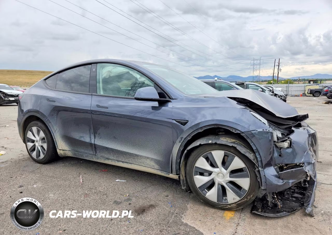 2022 Tesla Model Y VIN:7SAYGDEE9NF357912 - 4
