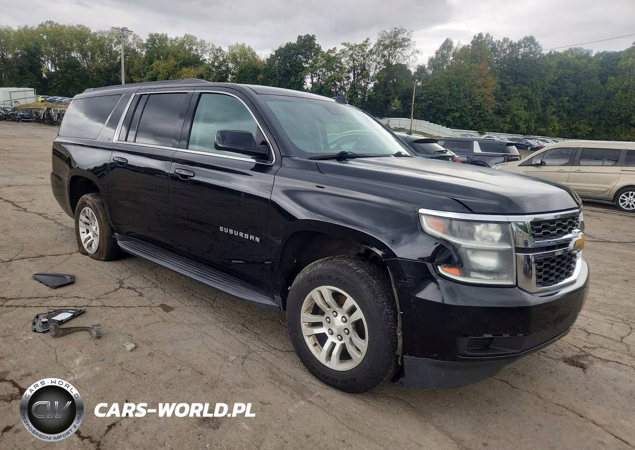 2018 Chevrolet Suburban C1500 Lt VIN:1GNSCHKCXJR376120 - 4