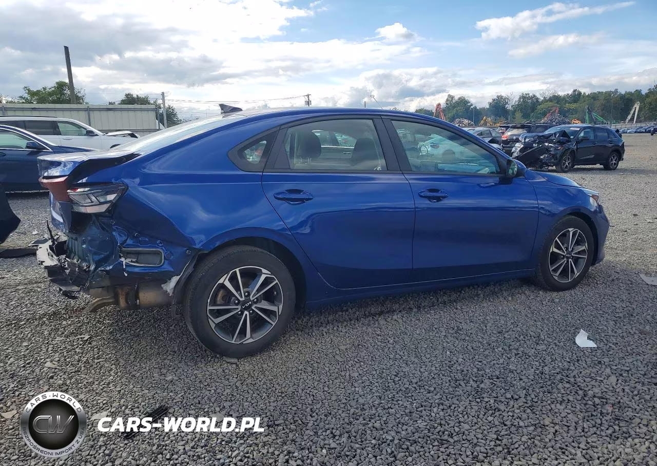2022 Kia Forte Lxs VIN:3KPF24AD4NE459060 - 3