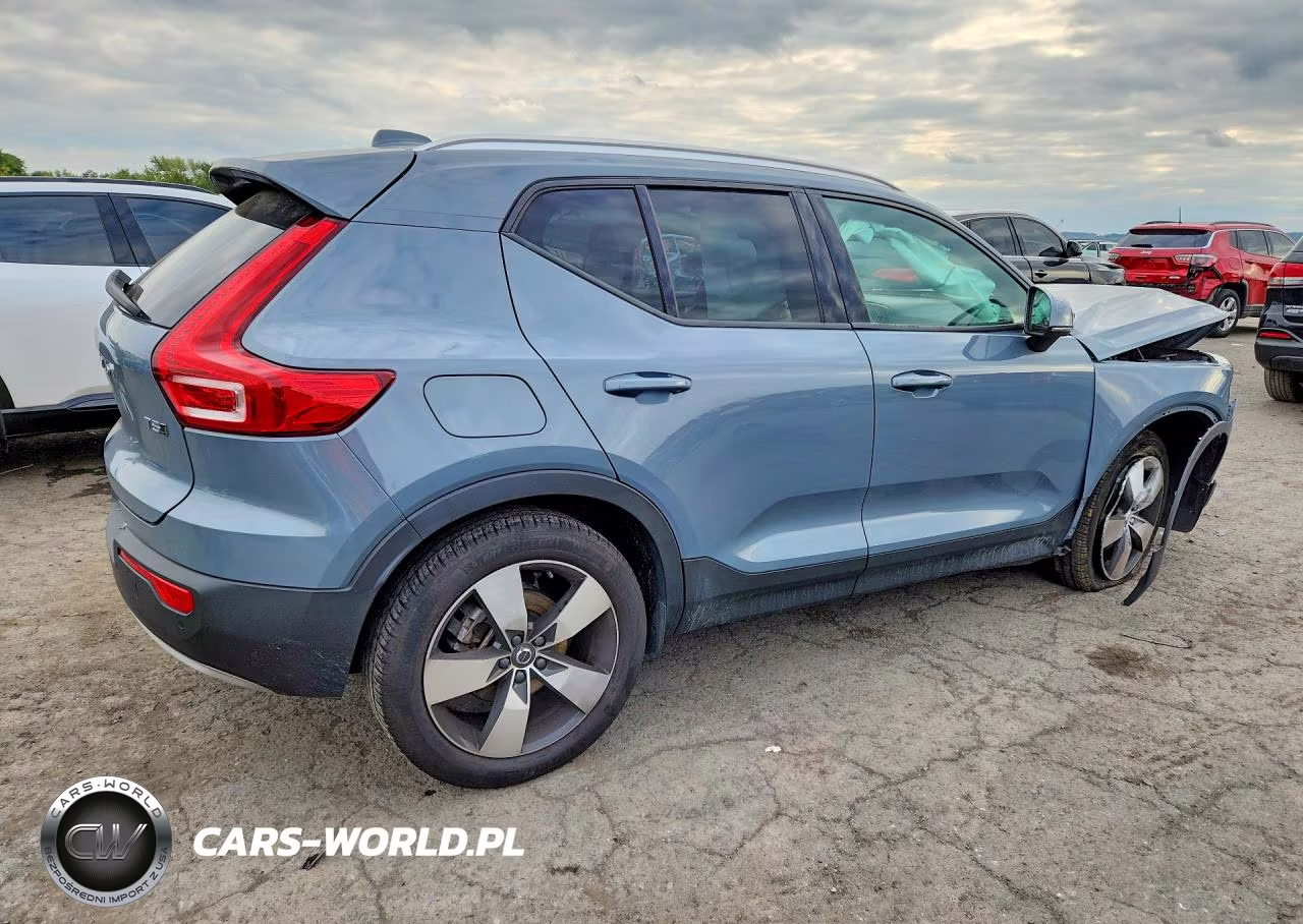 2020 Volvo Xc40 T5 Momentum VIN:YV4162UK8L2328685 - 3
