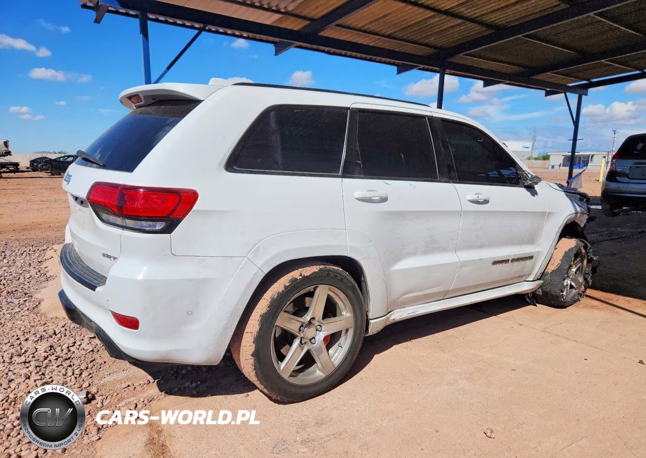 2017 Jeep Grand Cherokee Srt-8 VIN:1C4RJFDJXHC648207 - 3