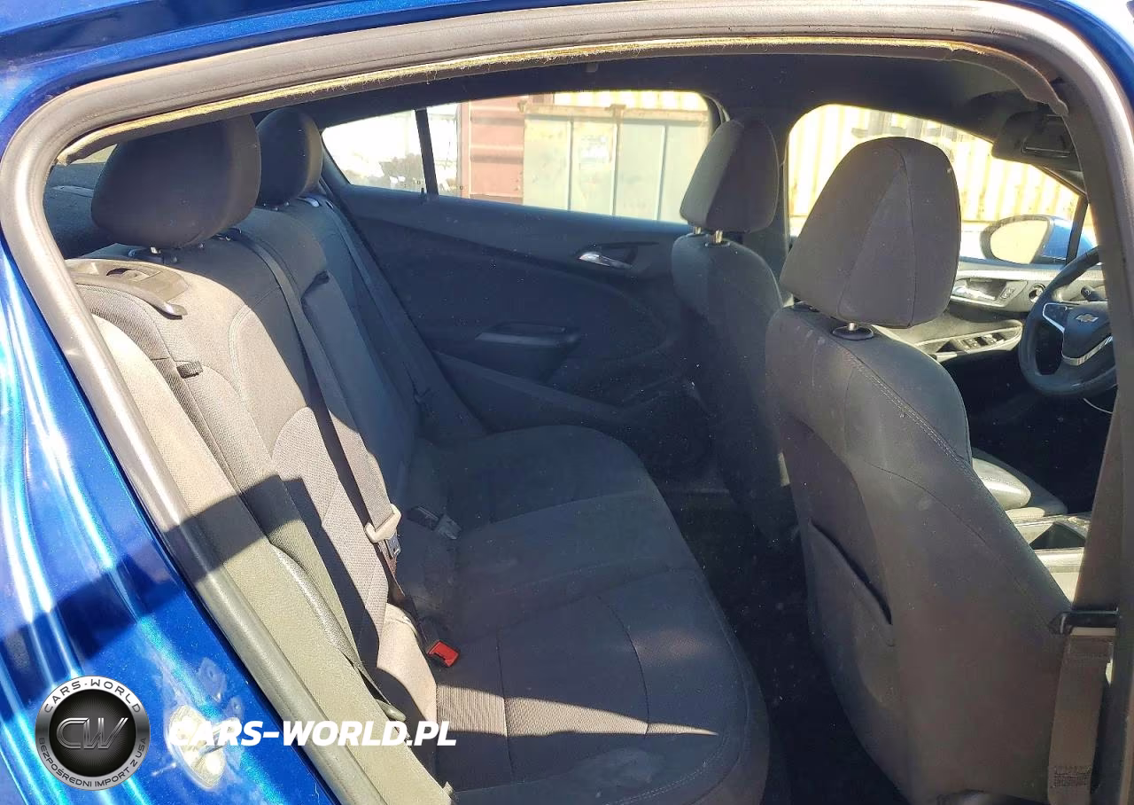 2018 Chevrolet Cruze Lt VIN:1G1BE5SM3J7141105 - 10