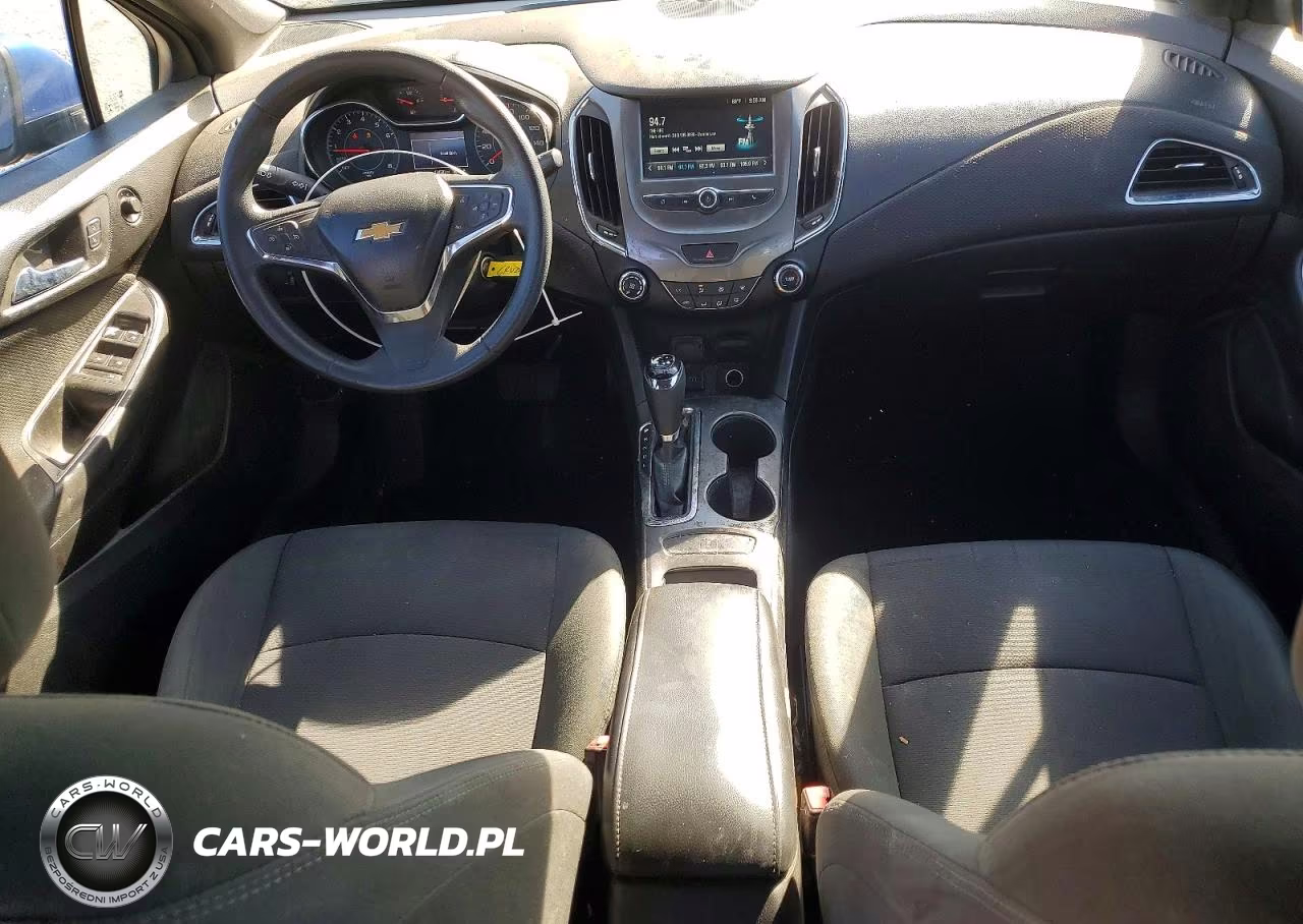2018 Chevrolet Cruze Lt VIN:1G1BE5SM3J7141105 - 8