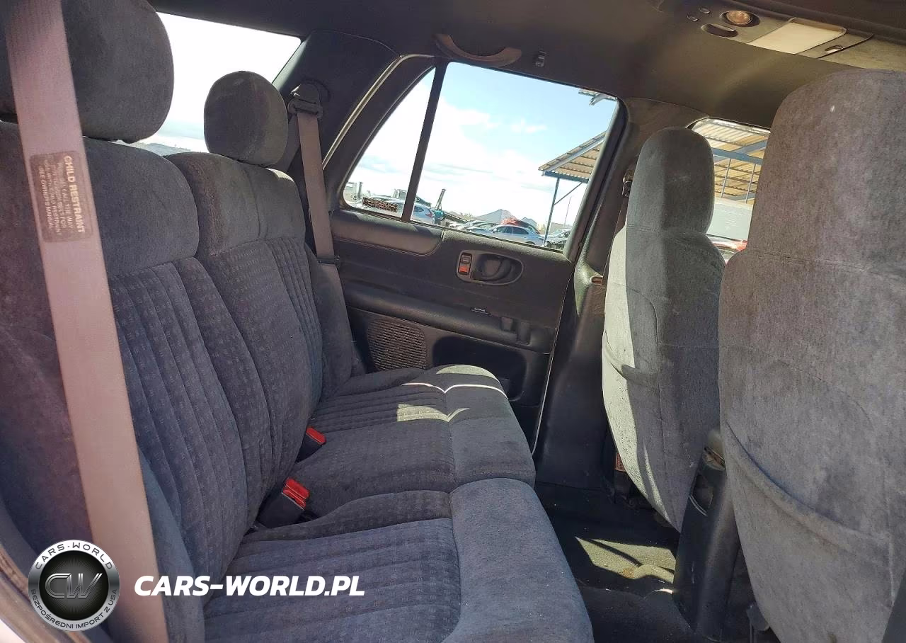 1999 Chevrolet Blazer VIN:1GNDT13W3X2249526 - 11