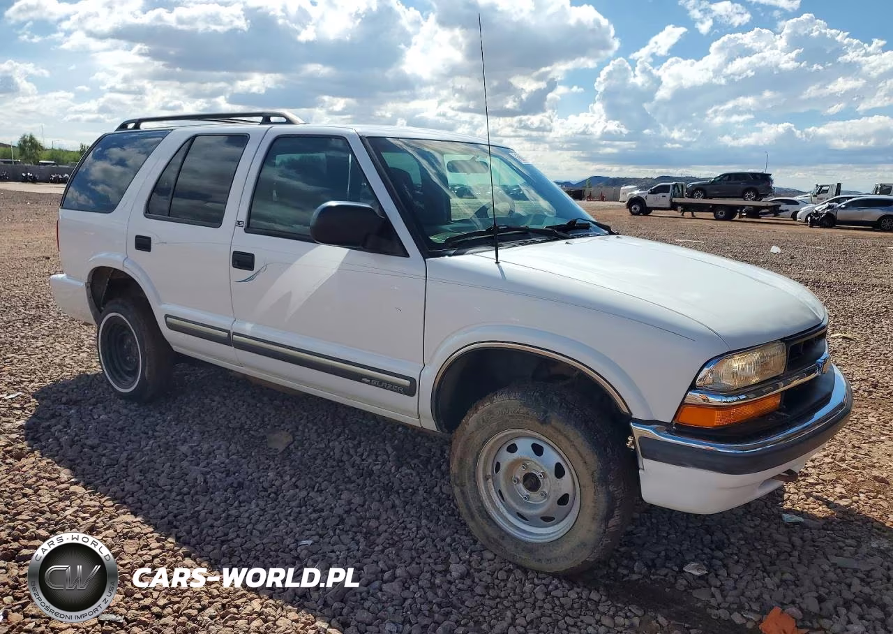 1999 Chevrolet Blazer VIN:1GNDT13W3X2249526 - 4