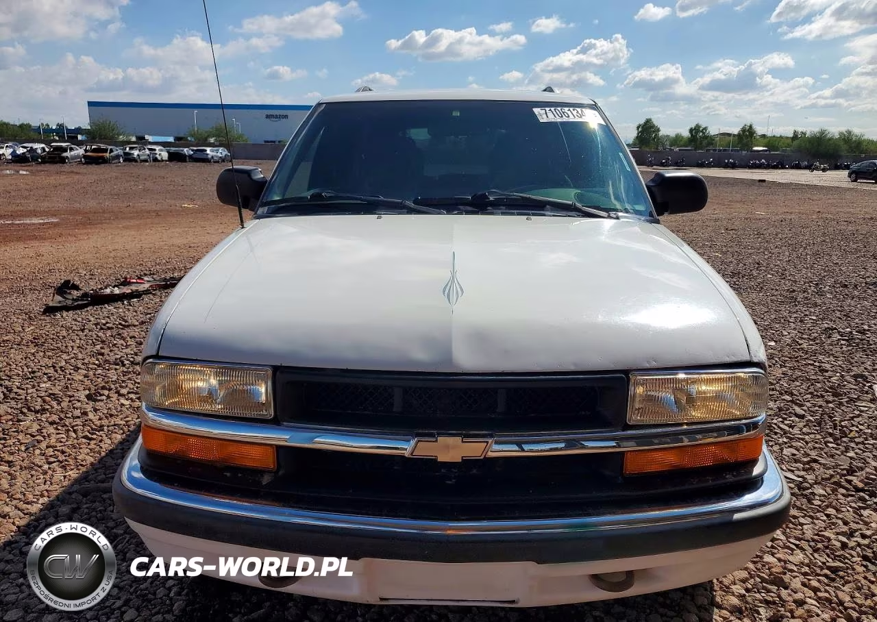 1999 Chevrolet Blazer VIN:1GNDT13W3X2249526 - 5