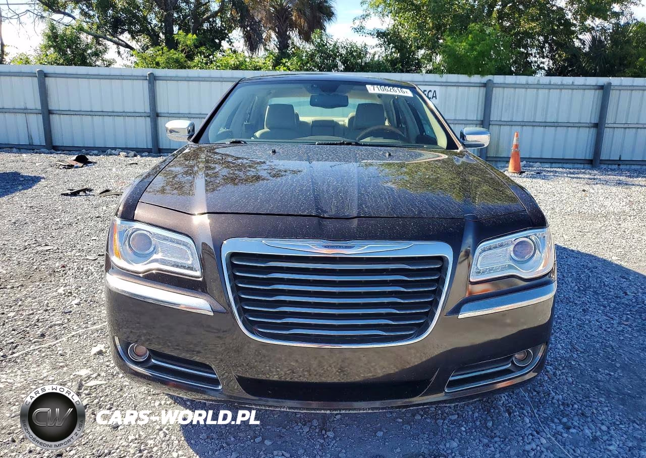 2012 Chrysler 300 Limited VIN:2C3CCACG5CH176016 - 5