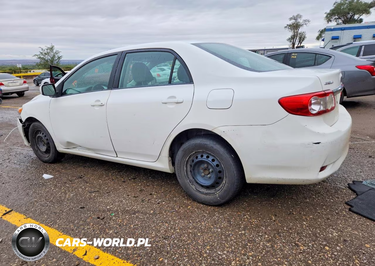 2011 Toyota Corolla Le VIN:2T1BU4EE1BC577993 - 2
