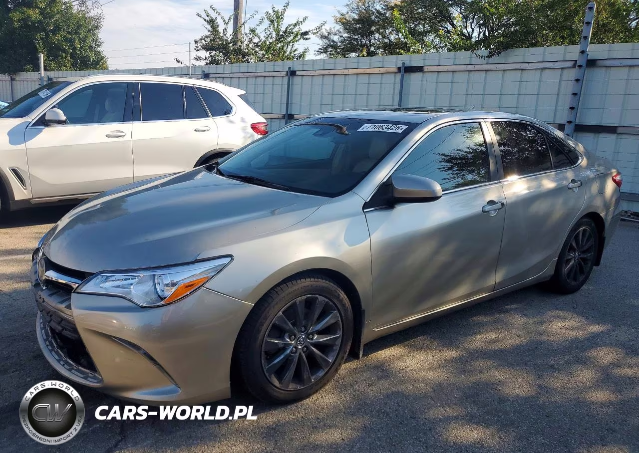 2015 Toyota Camry Hybrid Xle