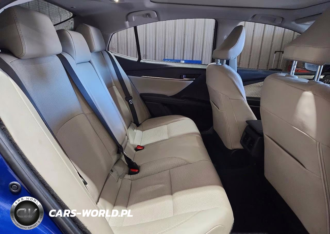 2025 Toyota Camry Xle VIN:4T1DBADK3SU036351 - 10