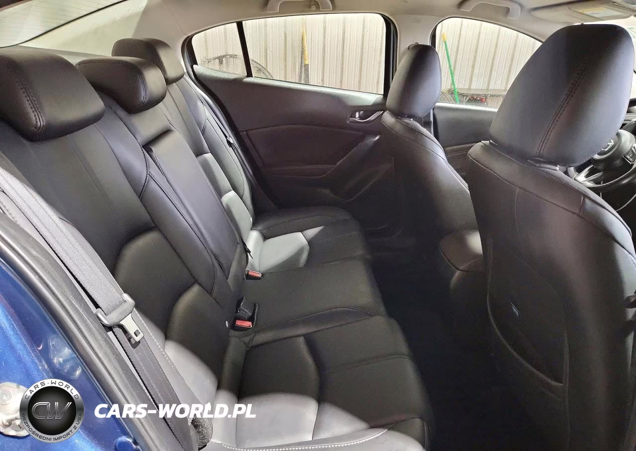 2018 Mazda 3 Touring VIN:3MZBN1V32JM187949 - 10
