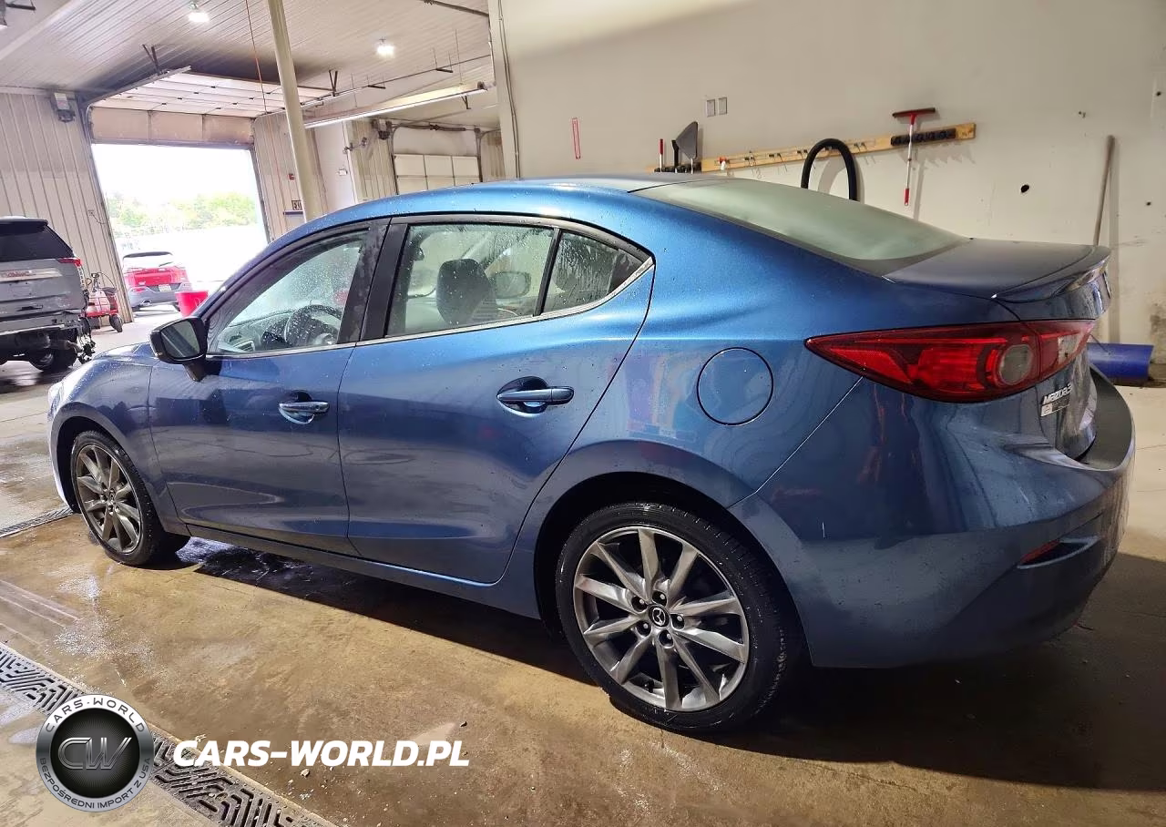 2018 Mazda 3 Touring VIN:3MZBN1V32JM187949 - 2