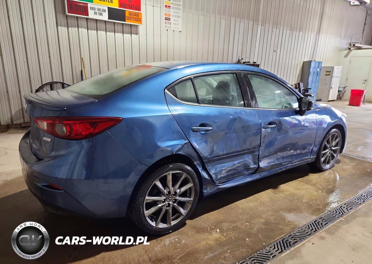 2018 Mazda 3 Touring VIN:3MZBN1V32JM187949 - 3