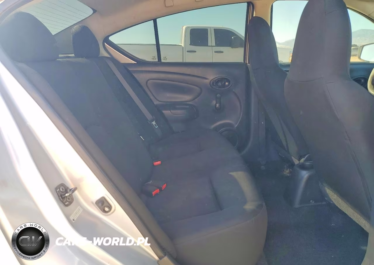 2016 Nissan Versa 1.6 S VIN:3N1CN7AP3GL844729 - 10