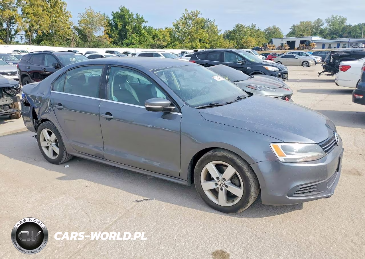 2013 Volkswagen Jetta Tdi VIN:3VW3L7AJXDM285102 - 4