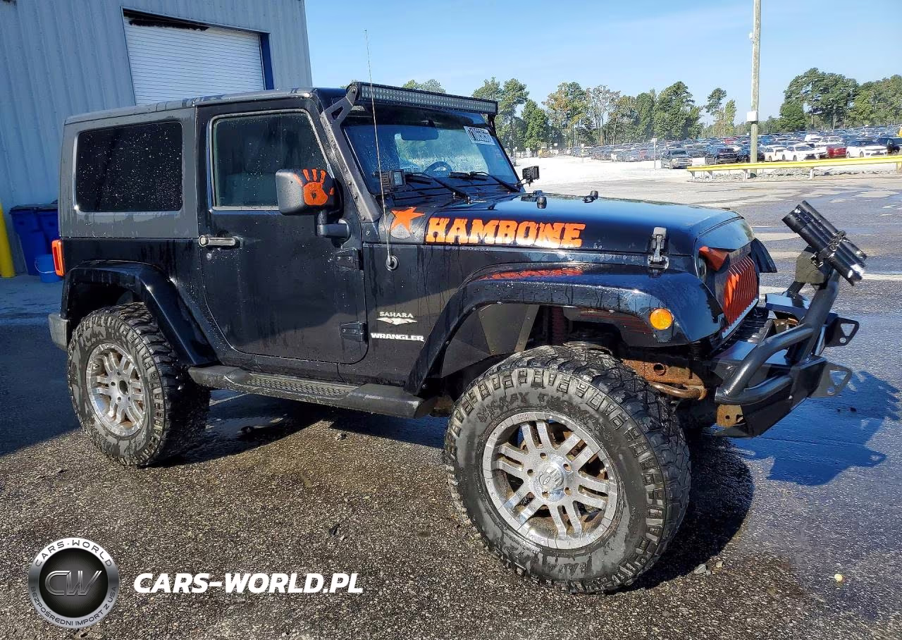 2010 Jeep Wrangler Sahara VIN:1J4GA5D16AL181403 - 4