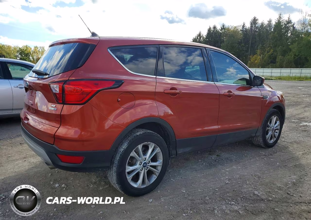2019 Ford Escape Se VIN:1FMCU9GD0KUA61578 - 3