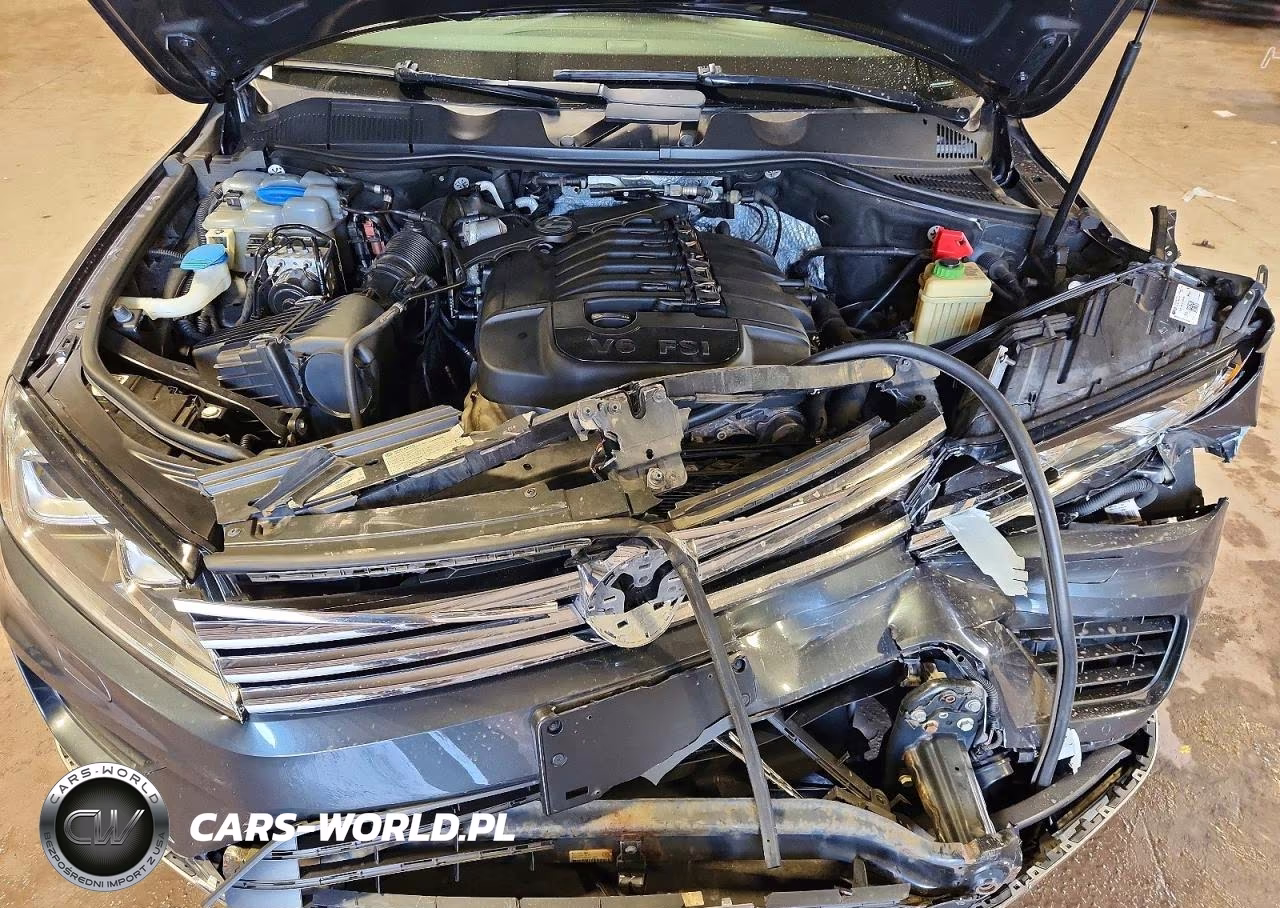 2015 Volkswagen Touareg V6 VIN:WVGEF9BP0FD002072 - 12
