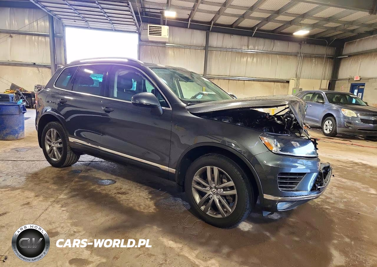 2015 Volkswagen Touareg V6 VIN:WVGEF9BP0FD002072 - 4