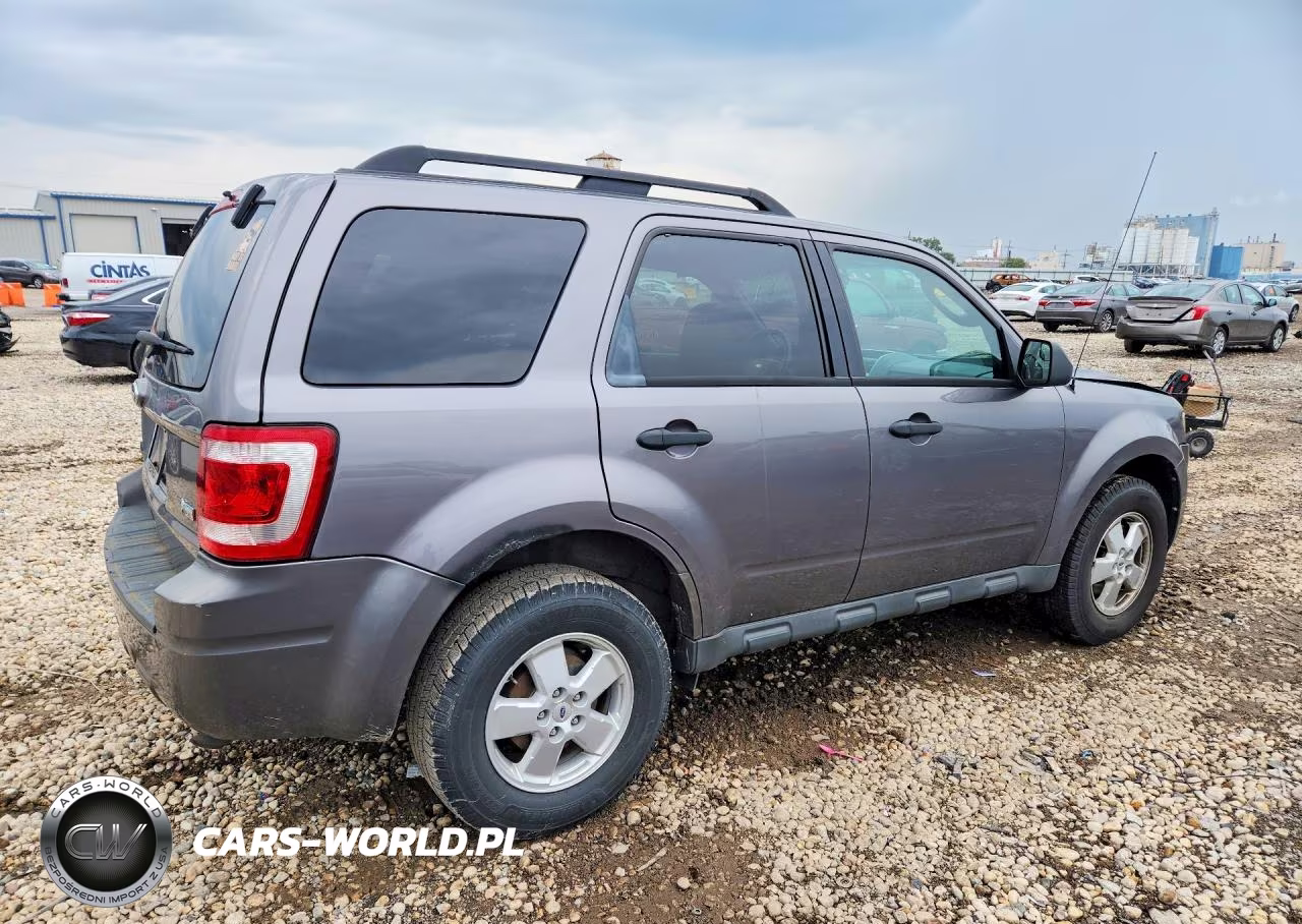 2010 Ford Escape Xlt VIN:1FMCU0DG7AKD43205 - 3