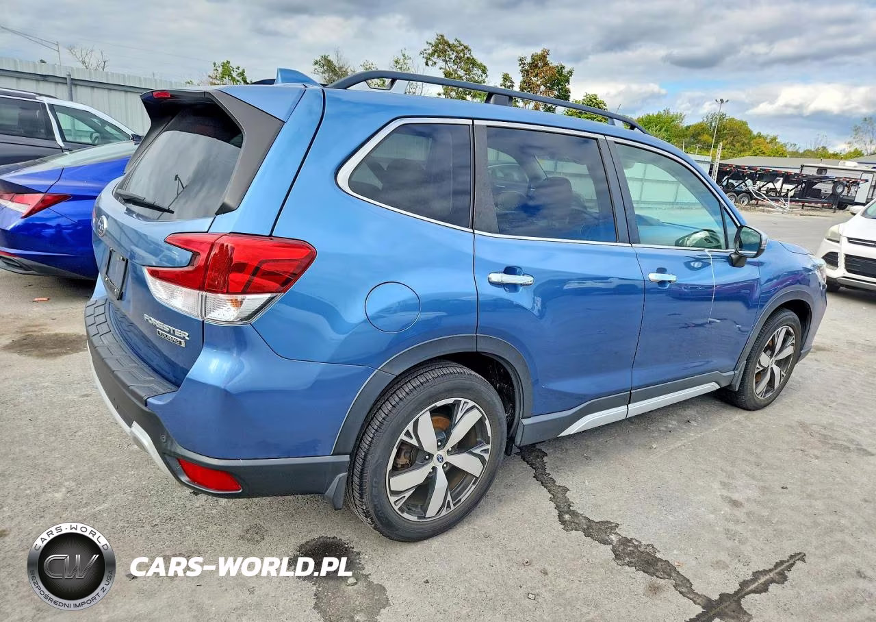 2019 Subaru Forester Touring VIN:JF2SKAWC2KH568587 - 3