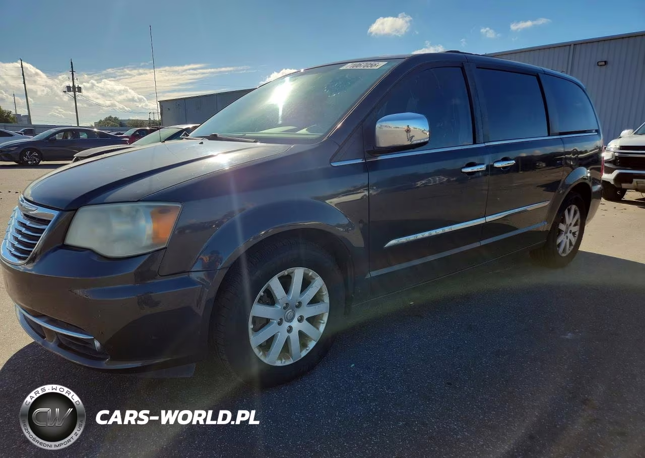 2012 Chrysler Town & Country Touring L