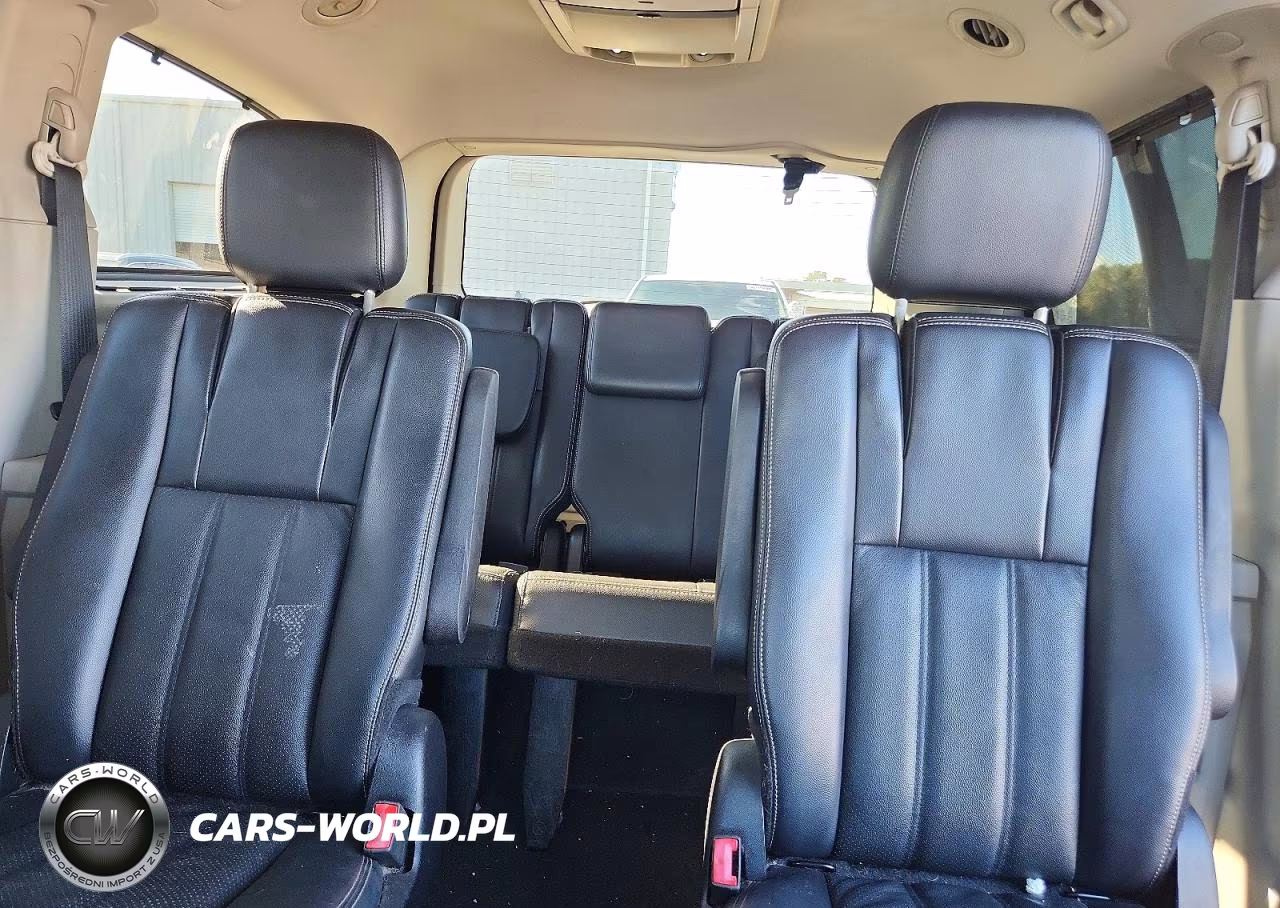 2012 Chrysler Town & Country Touring L VIN:2C4RC1CG4CR297619 - 10