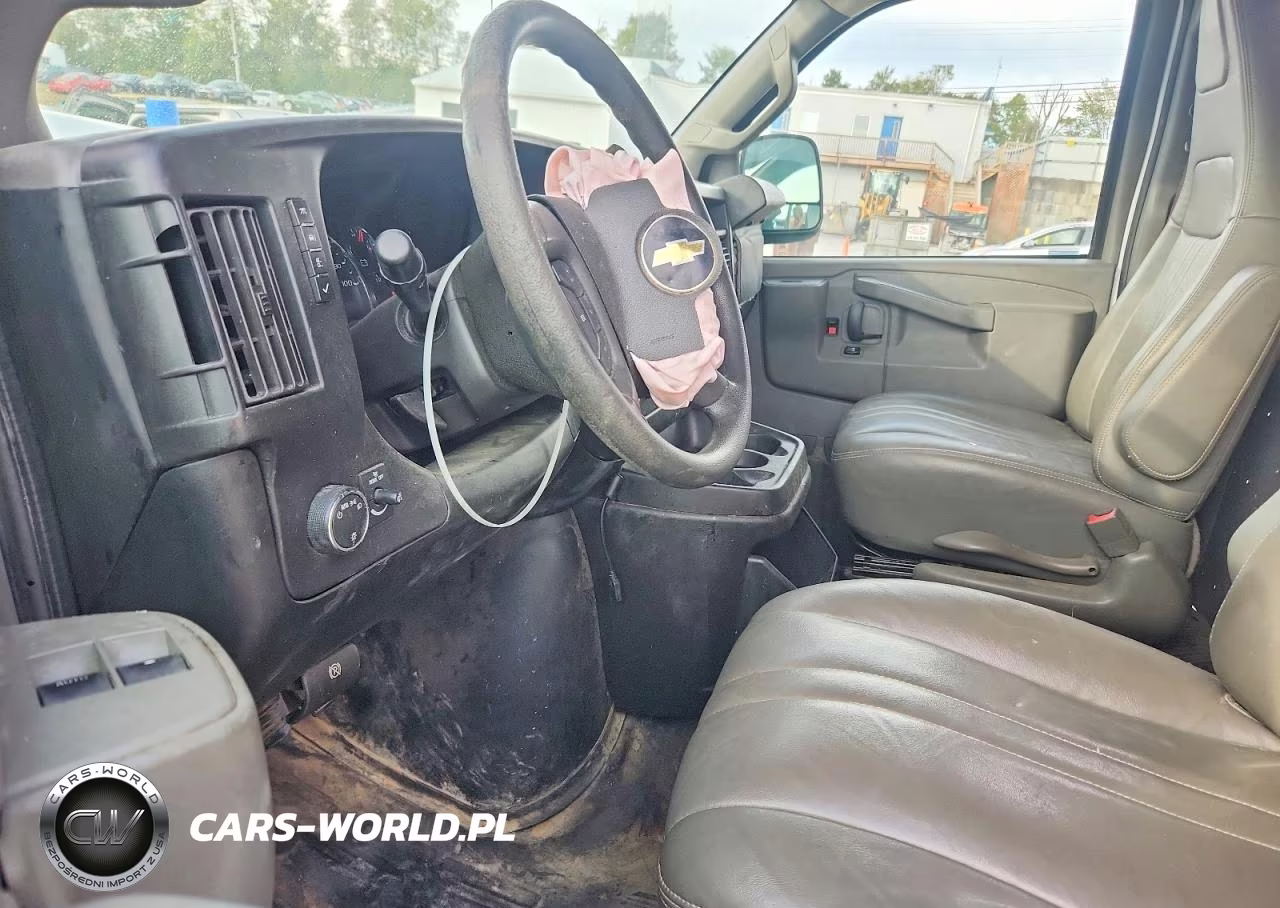 2017 Chevrolet Express G2500 VIN:1GCWGAFF5H1287025 - 8