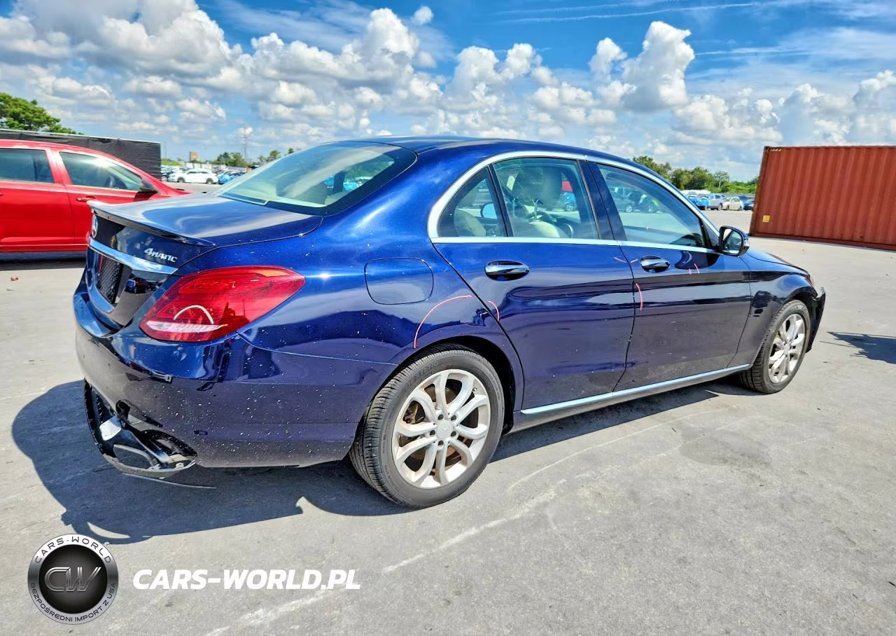 2016 Mercedes-Benz C 300 4Matic VIN:55SWF4KB3GU119427 - 3