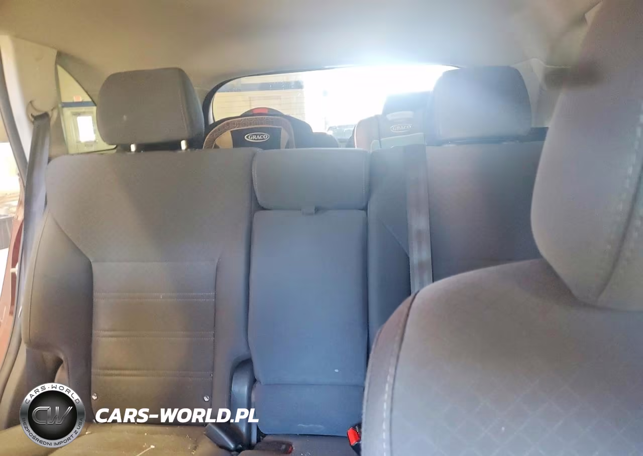 2020 Kia Sorento S VIN:5XYPG4A58LG613168 - 10