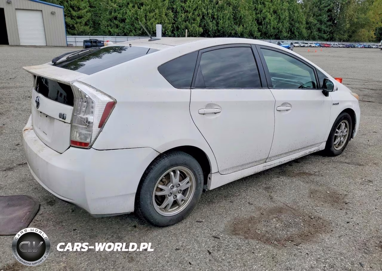 2011 Toyota Prius Two VIN:JTDKN3DU6B0274329 - 3