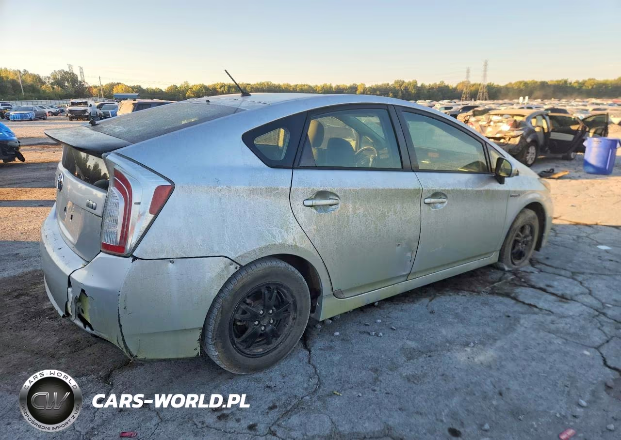 2013 Toyota Prius Two VIN:JTDKN3DUXD1687822 - 3